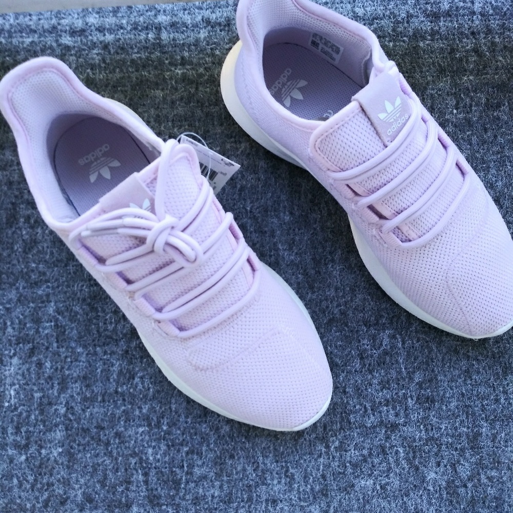 🆕🌺Adidas Tubular J Sneakers🆕🌺 READ DESCRIPTION